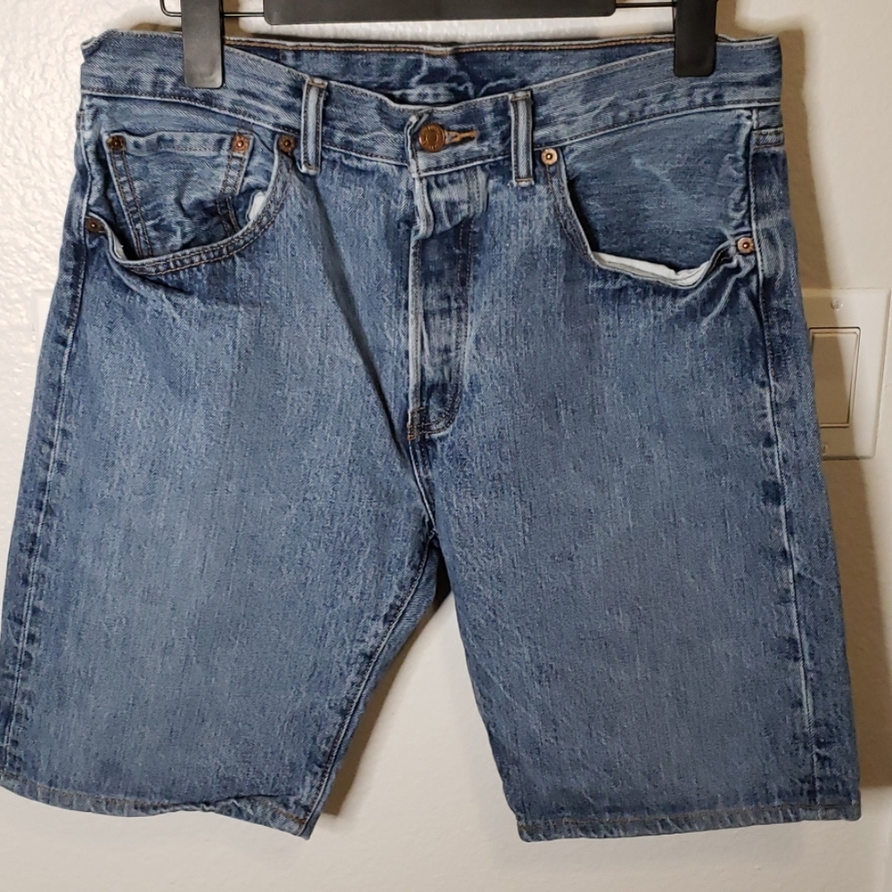Mens Levis 501 Button Fly Shorts - Size 32